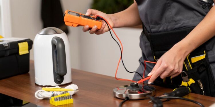Proč provádět revize elektrospotřebičů? Prioritou je bezpečnost, ale i dodržování norem