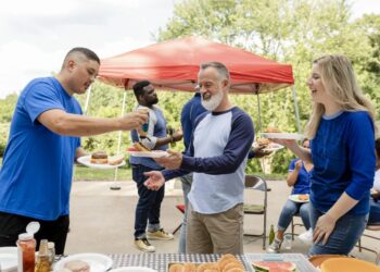 Využití párty stanů: Praktické řešení pro každou událost pod širým nebem