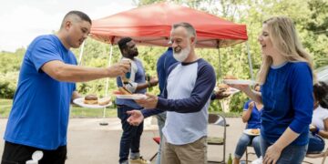 Využití párty stanů: Praktické řešení pro každou událost pod širým nebem