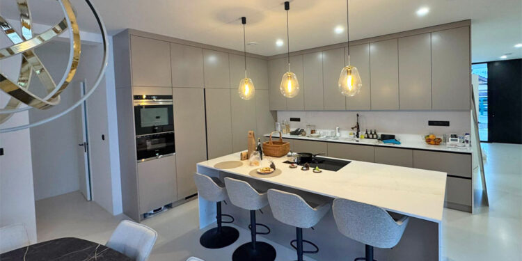 Moderní kuchyňské linky na míru v Ostravě: trendy a doporučení pro rok 2026